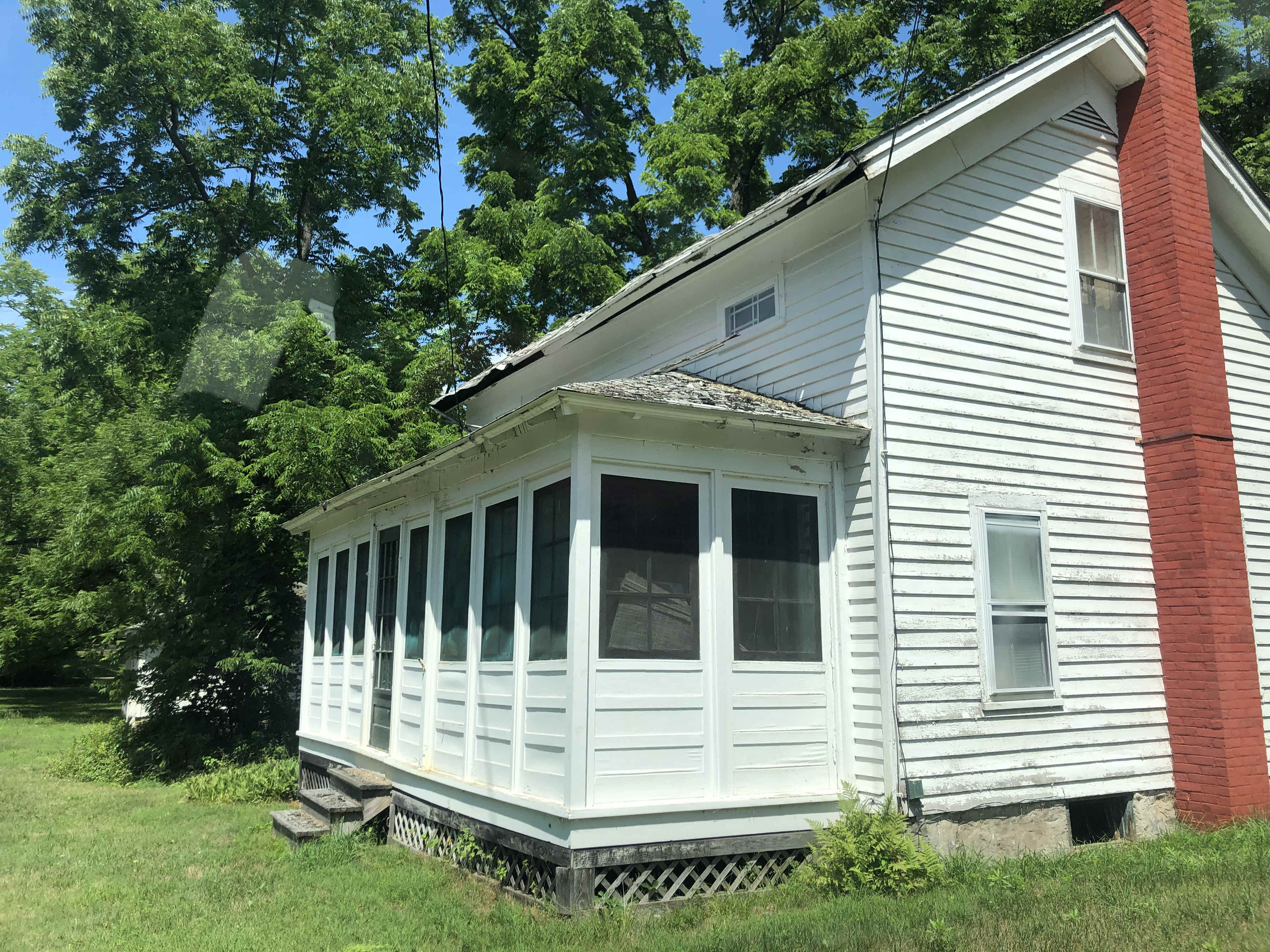 Building photograph for 100 FARNUM ROAD